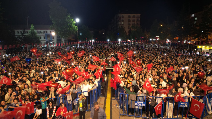 19 Mayıs Ersay Üner Konseri