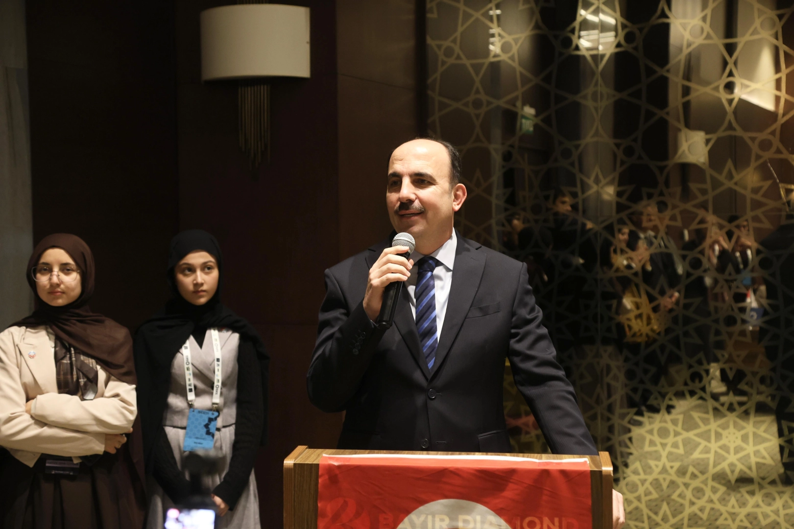 Konya&rsquo;da Uluslararası Şehirler ve H&uuml;k&uuml;metler Birliği Konferansı başladı