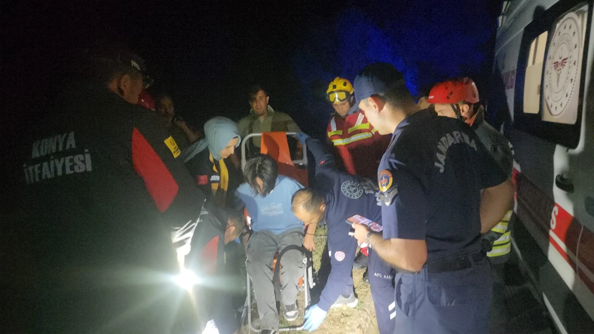  2 çocuk, çıktıkları dağlık alanda kayalıklarda mahsur kaldı. 