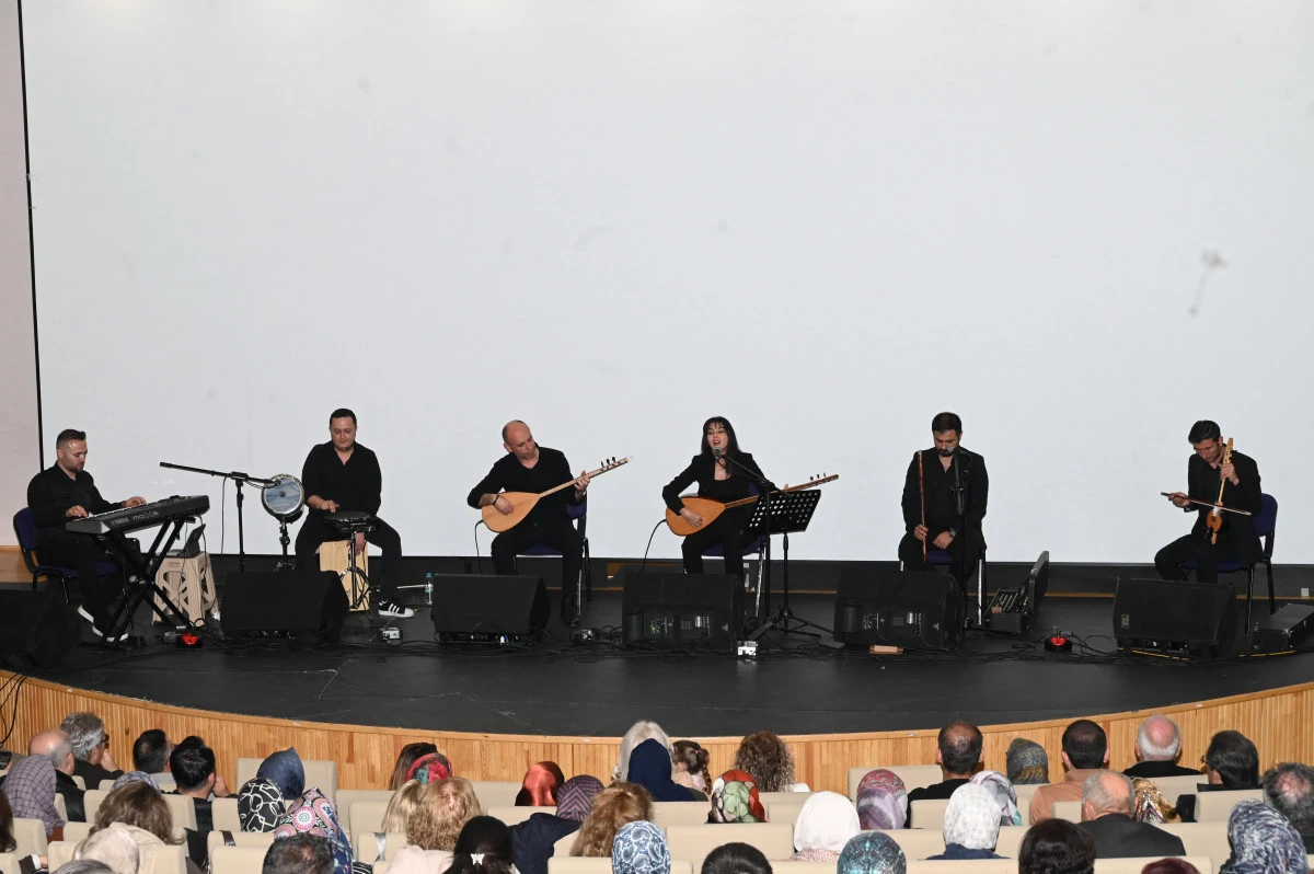 ANTALYA DEVLET KONSERVATUVARI T&Uuml;RK HALK M&Uuml;ZİĞİ KONSERİNE YOĞUN İLGİ 