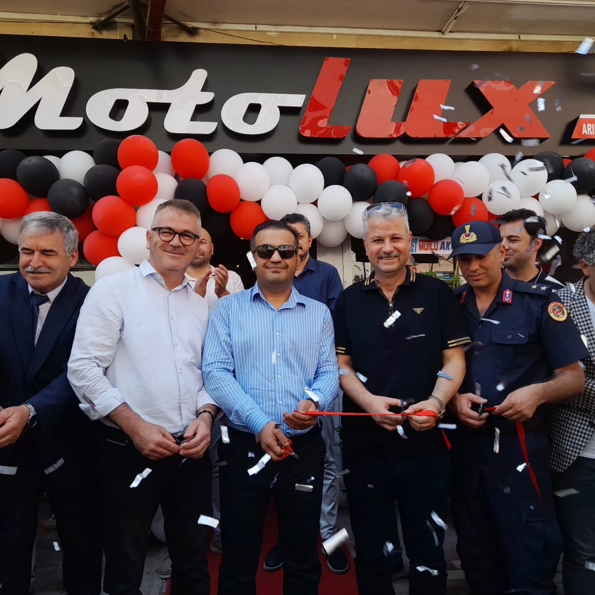 Arınlar MotorLux Showroomu Törenle açıldı 