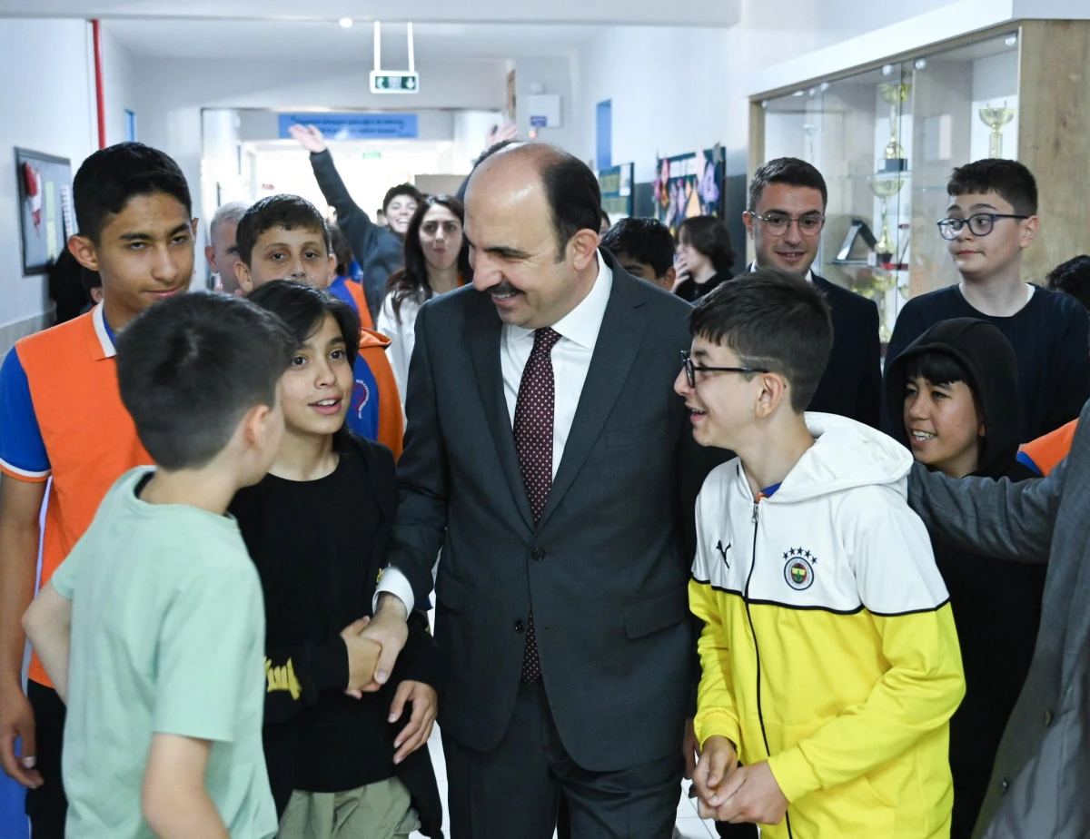BAŞKAN ALTAY: &ldquo;EĞİTİM DESTEKLERİMİZLE BU YIL DA &Ouml;ĞRENCİLERİMİZİN VE AİLELERİMİZİN YANINDAYIZ&rdquo;