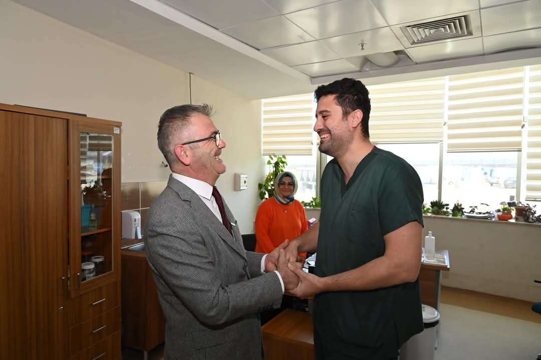 BAŞKAN USTAOĞLU, SAĞLIK ÇALIŞANLARININ 14 MART TIP BAYRAMINI KUTLADI