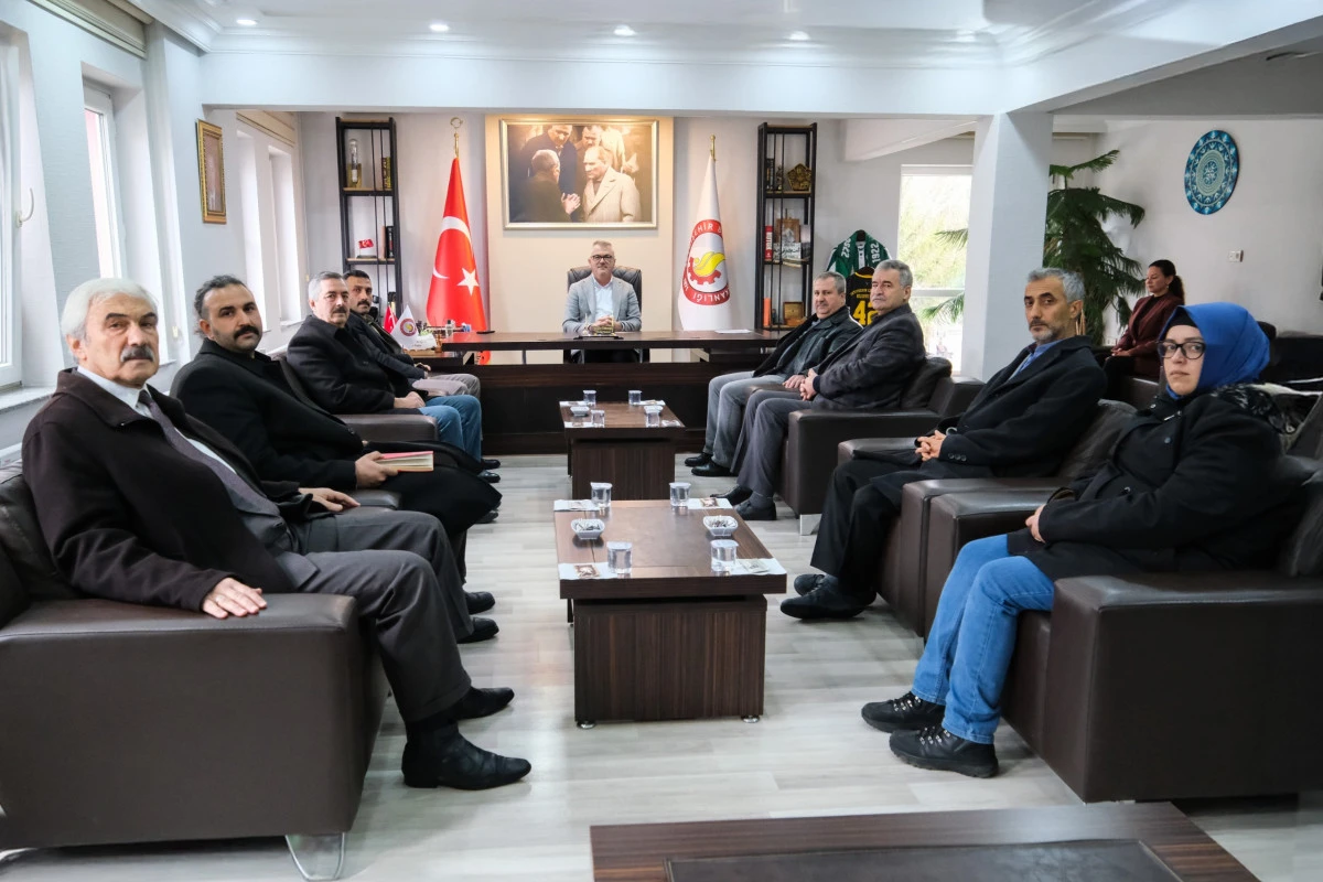 BAŞKAN USTAOĞLU SİYASİ PARTİ İL&Ccedil;E BAŞKANLARI İLE BİR ARAYA GELDİ