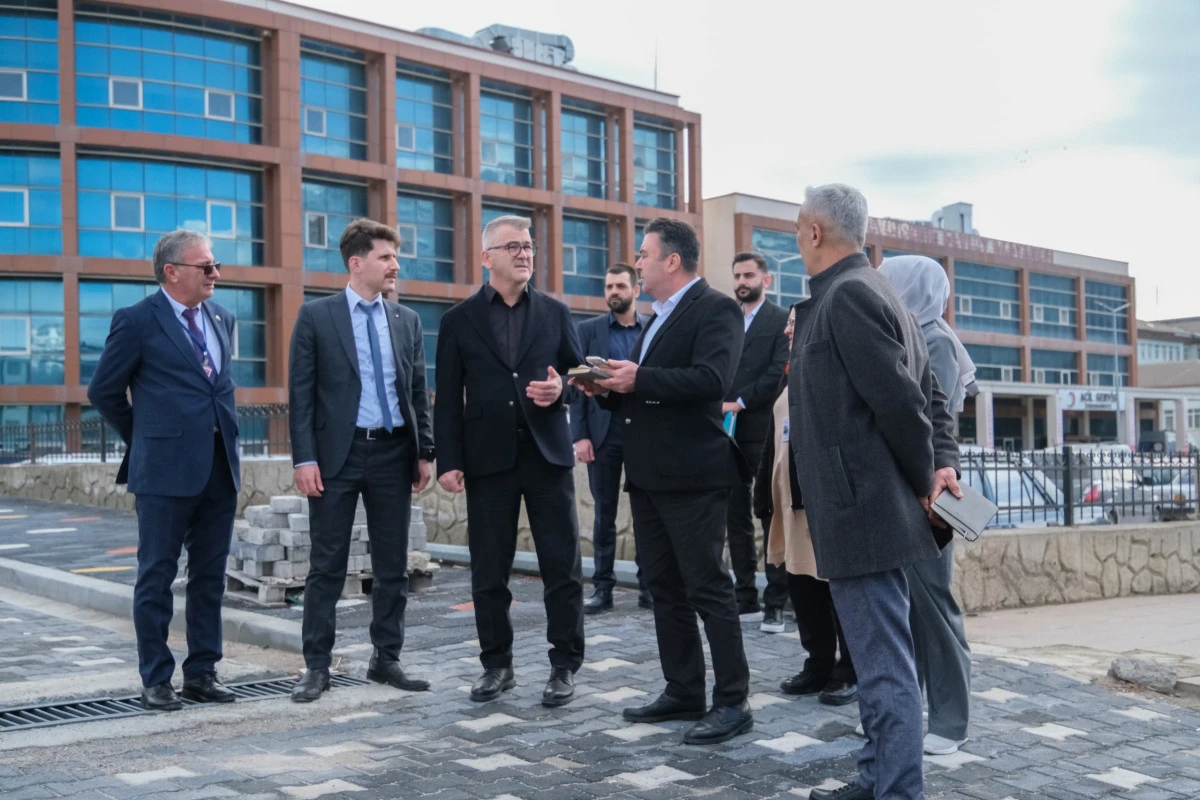 BAŞKAN USTAOĞLU, YENİ HASTANE BİNASINDA İNCELEMELERDE BULUNDU