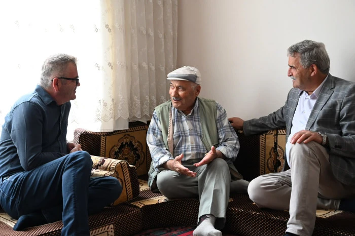 Başkan Ustaoğlu&rsquo;ndan Şehit Babalarına Babalar G&uuml;n&uuml; Ziyareti