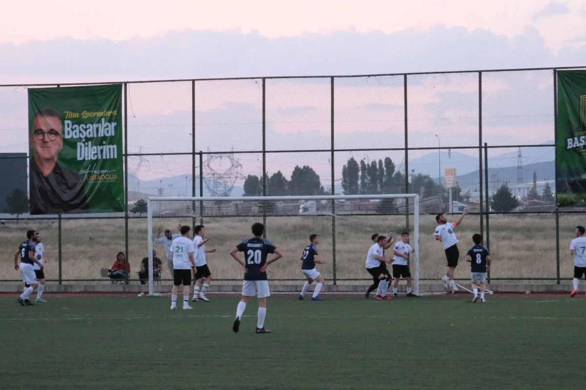 BAŞKANLIK KUPASI FUTBOL TURNUVASI BAŞLADI 