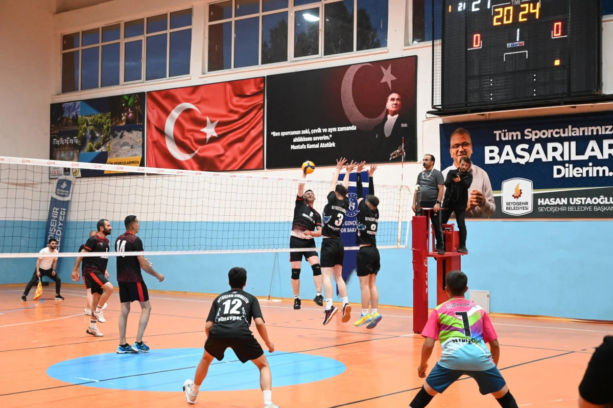 BAŞKANLIK KUPASI VOLEYBOL TURNUVASINDA ŞAMPİYONLAR BELLİ OLDU 