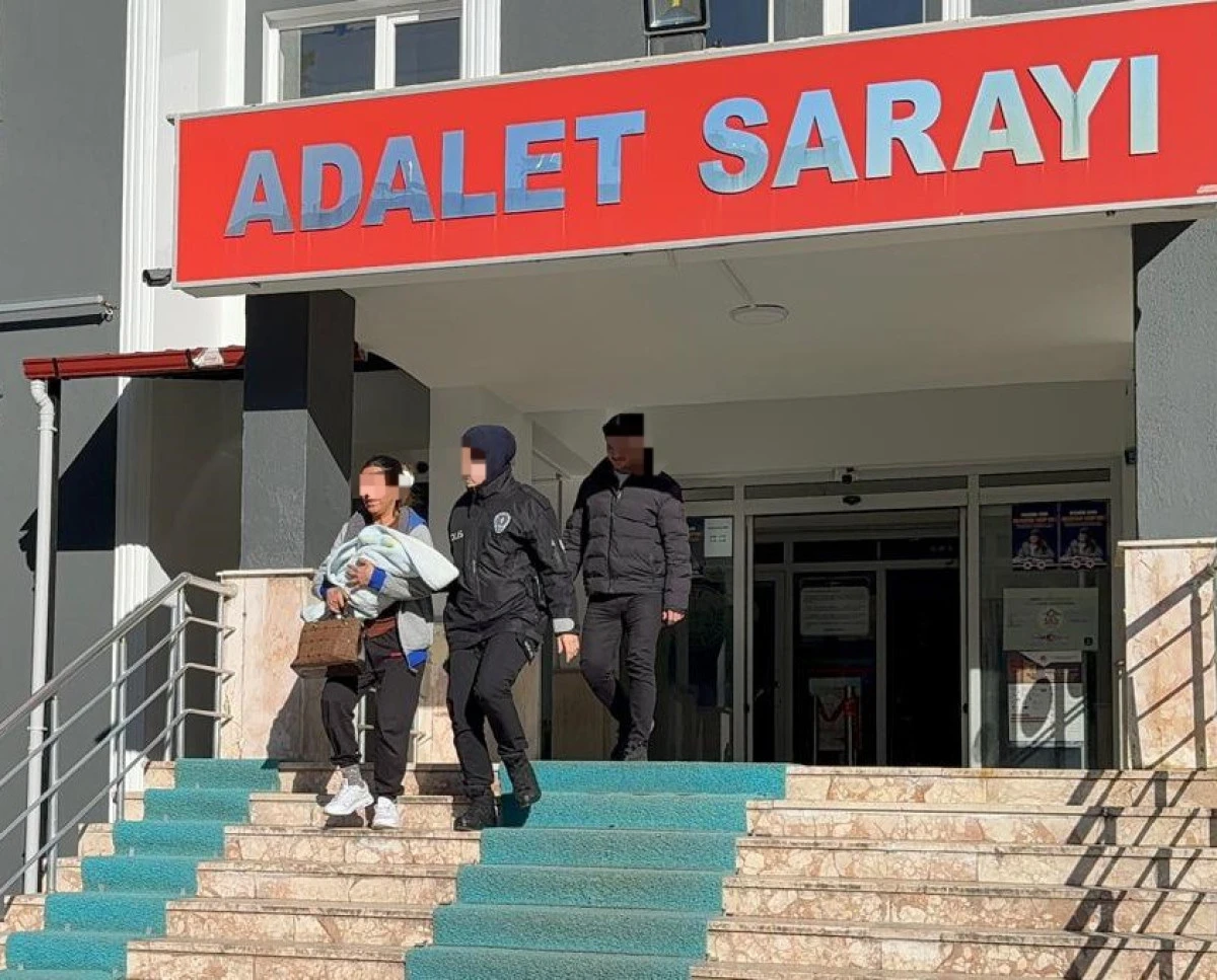 Bebek bezine saklanan uyuşturucu annneyi ele  verdi 