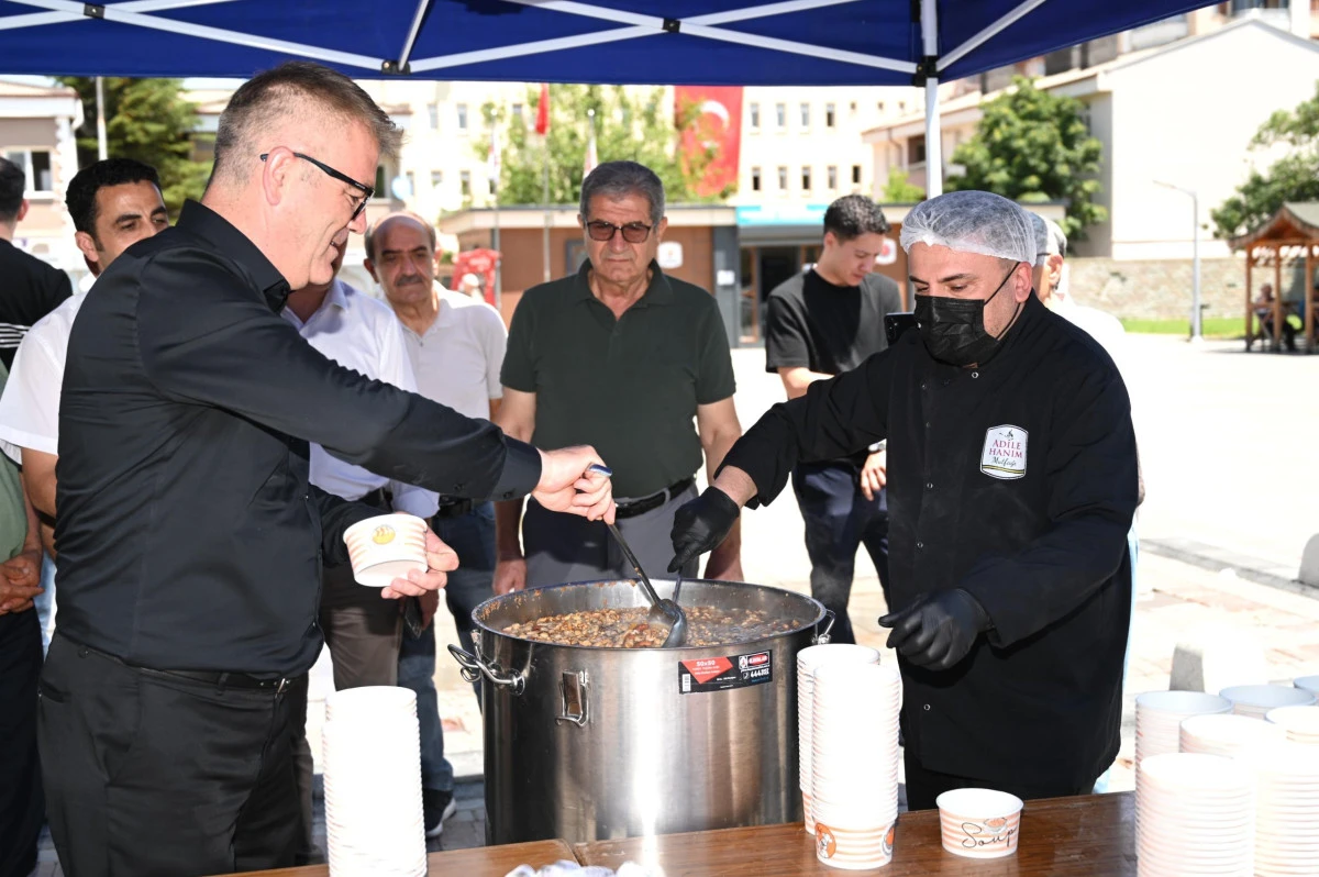 BELEDİYEDEN AŞURE İKRAMI 	