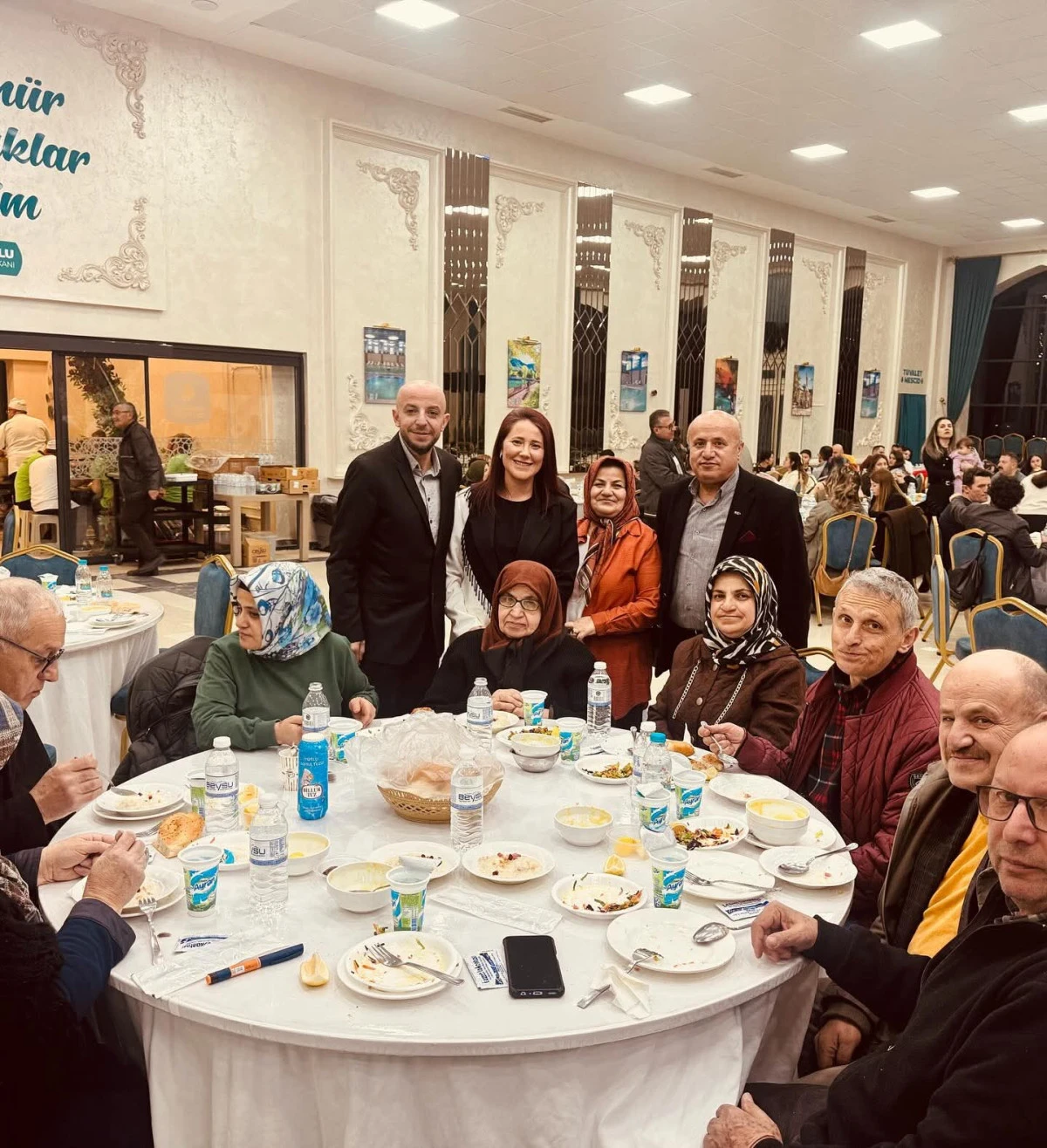 B&uuml;k&uuml;c&uuml; Ailesi İftar Sofrasında Buluştu