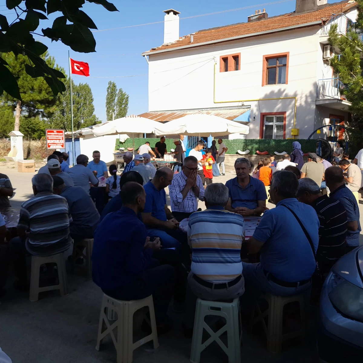DEĞİRMENCİ MAHALLESİ’NDE GELENEKSEL AŞURE ŞENLİĞİ