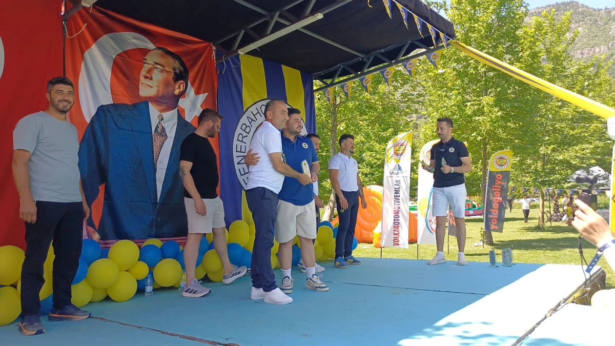 D&uuml;nya Fenerbah&ccedil;eliler G&uuml;n&uuml;&rsquo; Kutlandı (videolu)