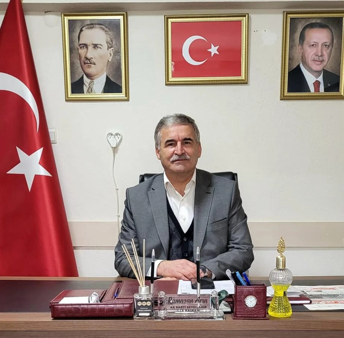EMEKÇİ KARDEŞLERİMİZİN  BAYRAMI KUTLU OLSUN