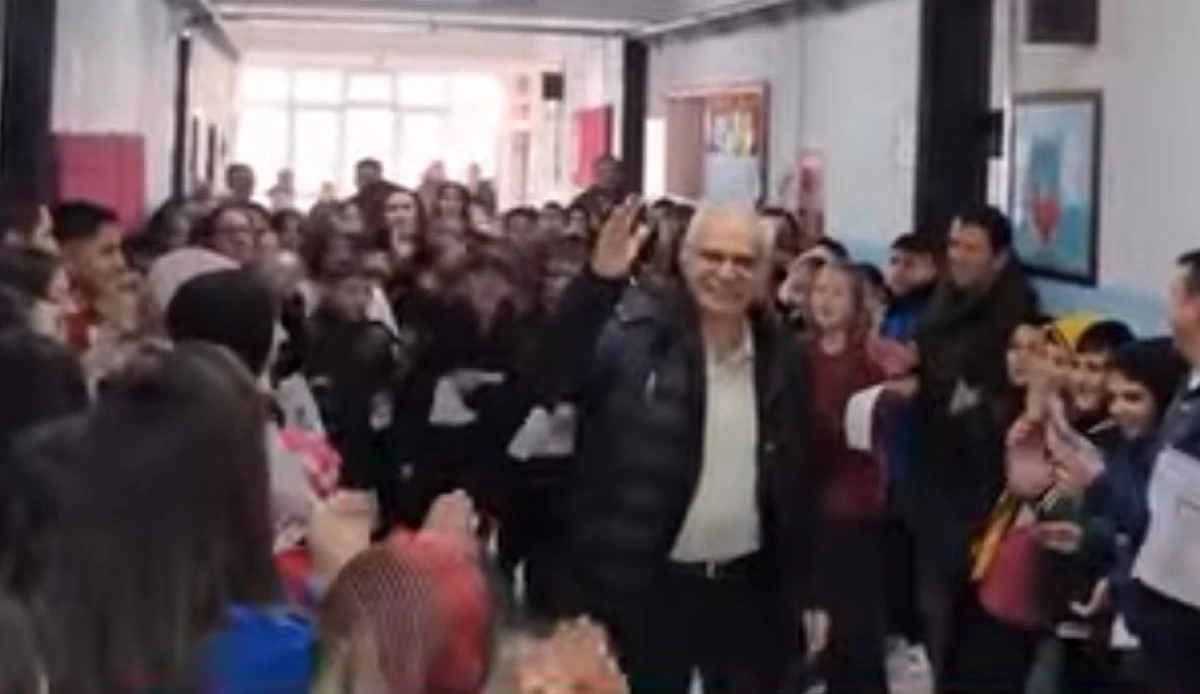 Gazi Ortaokulunda Duygusal Veda