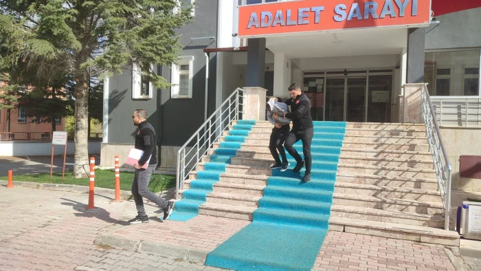 İç çamaşırın ağına saklanan uyuşturu madde polisin gözünden kaçmadı