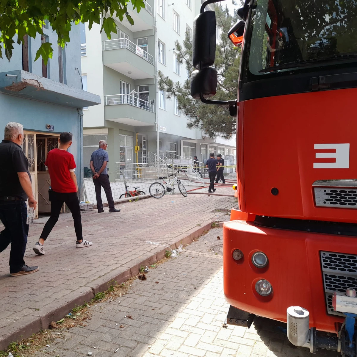 İş yerinde çıkan yangın, itfaiye ekipleri tarafından söndürüldü.