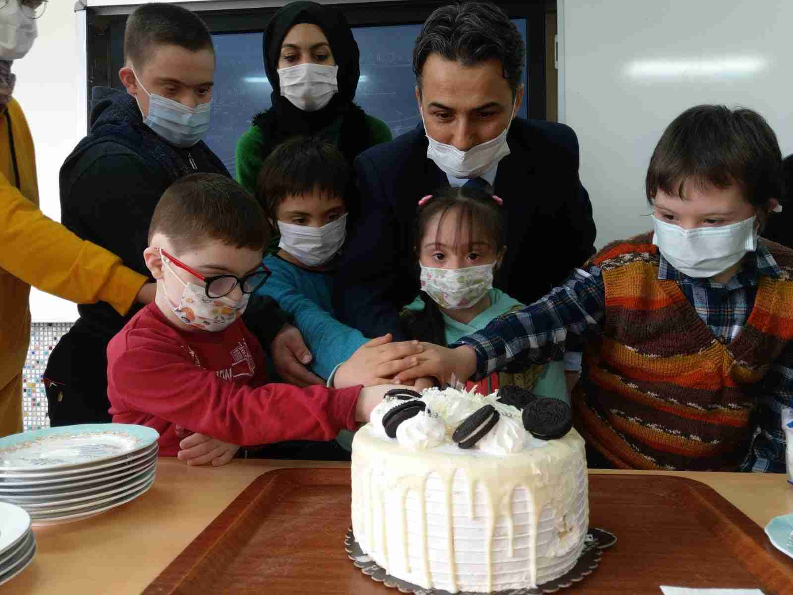 Kaymakam Aydın Erdoğan'dan 21 Mart Dünya Down Sendromu Günü ziyareti