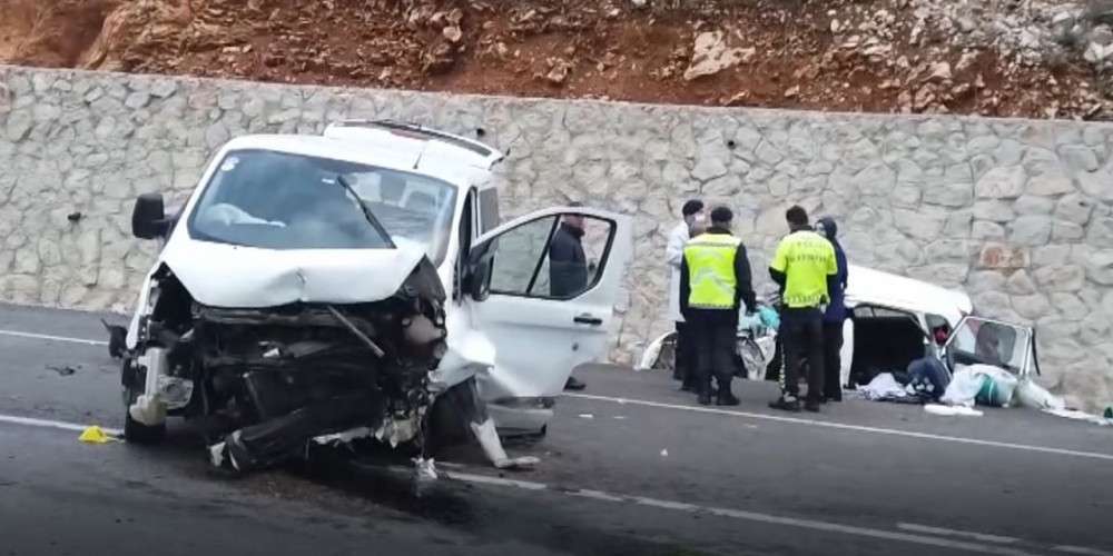 Konya – Antalya Yolunda Feci Kaza