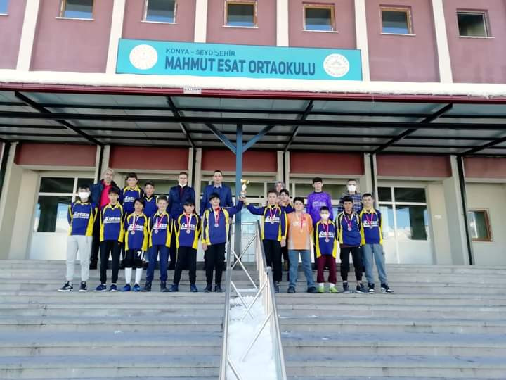 Mahmut Esat Ortaokulu Konya'yı Temsil Edecek