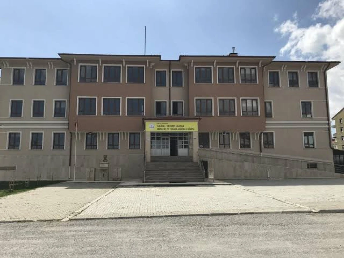 Saliha Mehmet Ulaşan Mesleki ve Teknik Anadolu Lisesi Hasta ve Yaşlı Hizmetleri Alanı açıldı