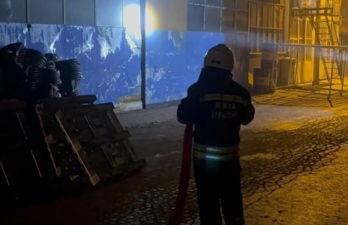 Seydişehir eski oto sanayide yangın t&uuml;p&uuml; imalat hanesinde yangın meydana geldi.