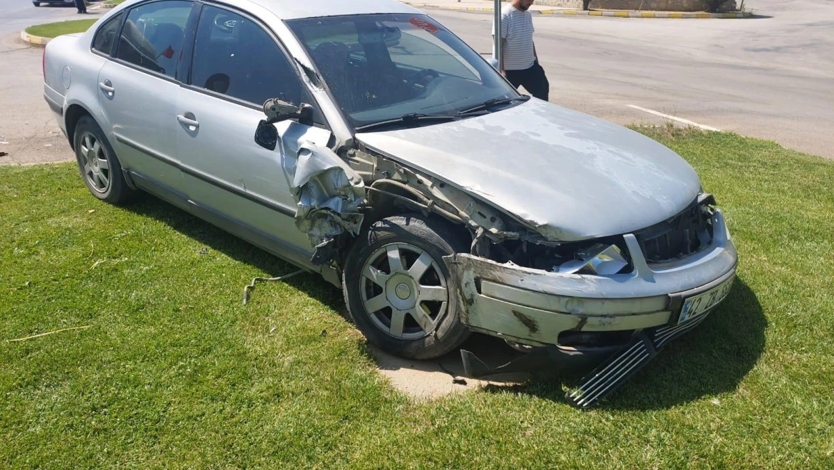 Seydişehir il&ccedil;esinde meydana gelen trafik kazasında 2'si &ccedil;ocuk 3 kişi yaralandı.