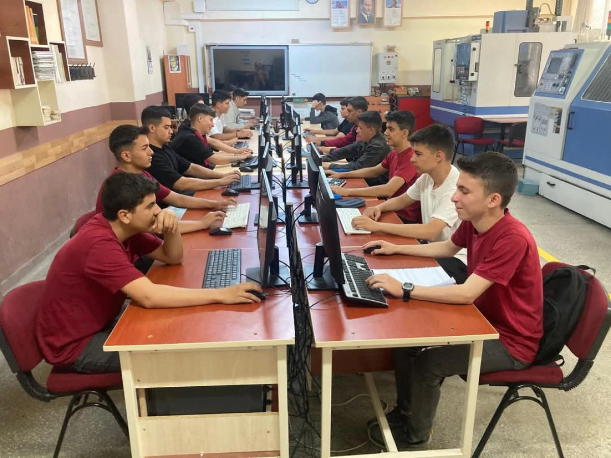 Seydişehir Mesleki ve Teknik Anadolu Lisesi bilgisayarlı makine imalatı alanına puanla öğrenci alacak