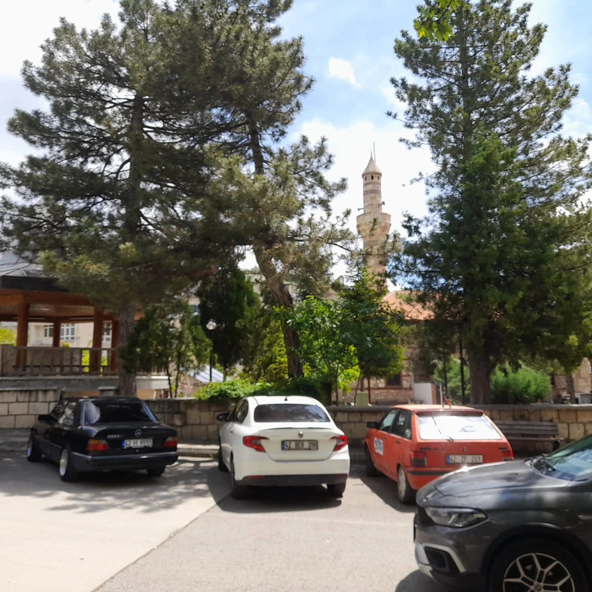 Seydişehir Muallimhane Camii&rsquo;nde Avlu ve &Ccedil;evre D&uuml;zenleme &Ccedil;alışmaları  Başladı