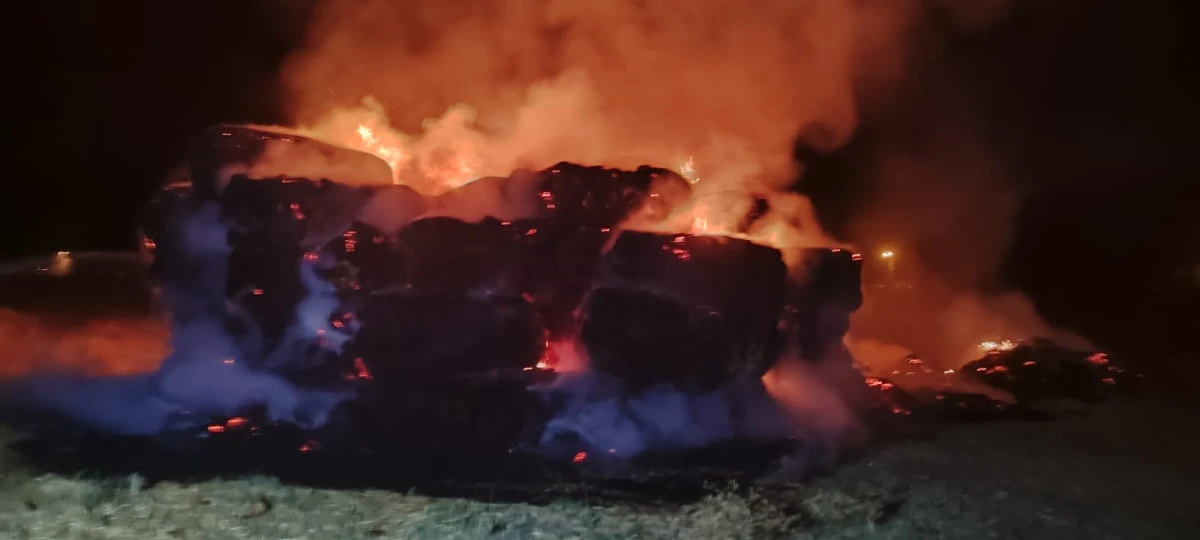 Seydişehir’de Balya Yangını: 40’a Yakın Balya ve Sulama Boruları Zarar Gördü