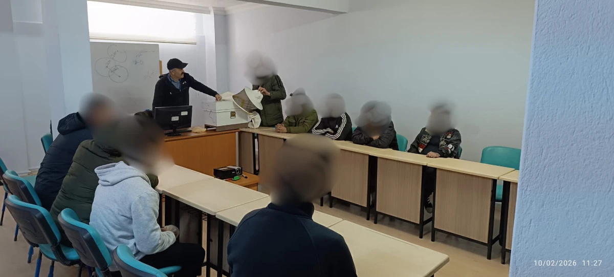 Seydişehir'de h&uuml;k&uuml;ml&uuml;lere y&ouml;nelik arıcılık kursu