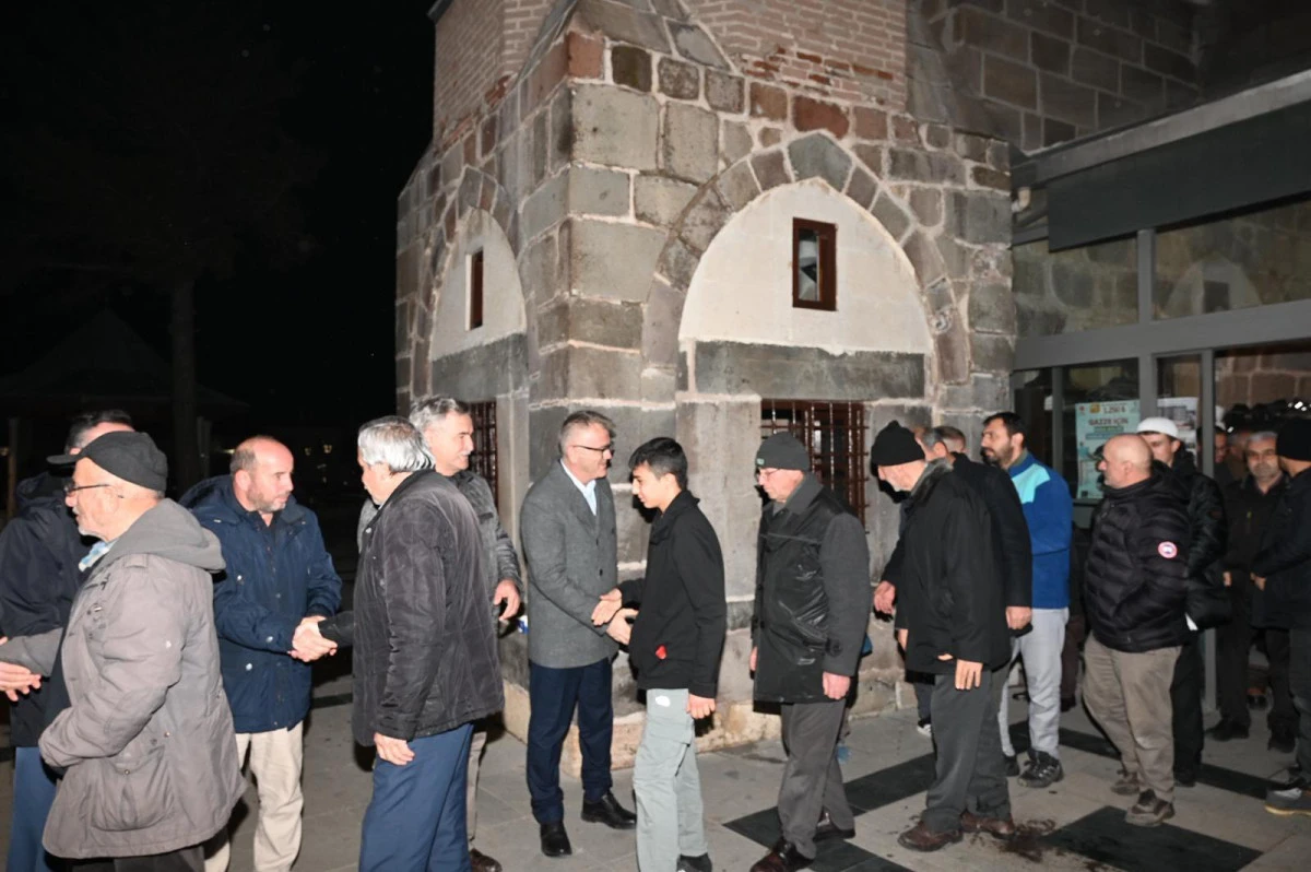 SEYYİDHARUN CAMİİNDE MİRA&Ccedil; KANDİLİ DUALARLA İDRAK EDİLDİ 