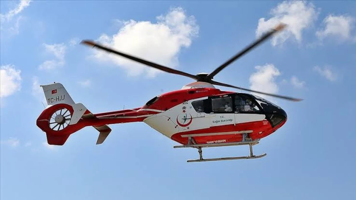Solunum sıkıntısı &ccedil;eken 1 g&uuml;nl&uuml;k bebek ambulans helikopterle hastaneye g&ouml;t&uuml;r&uuml;ld&uuml;.