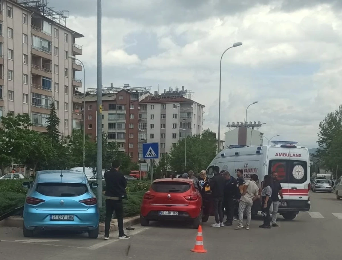 Trafik kazası: 2 kişi yaralandı