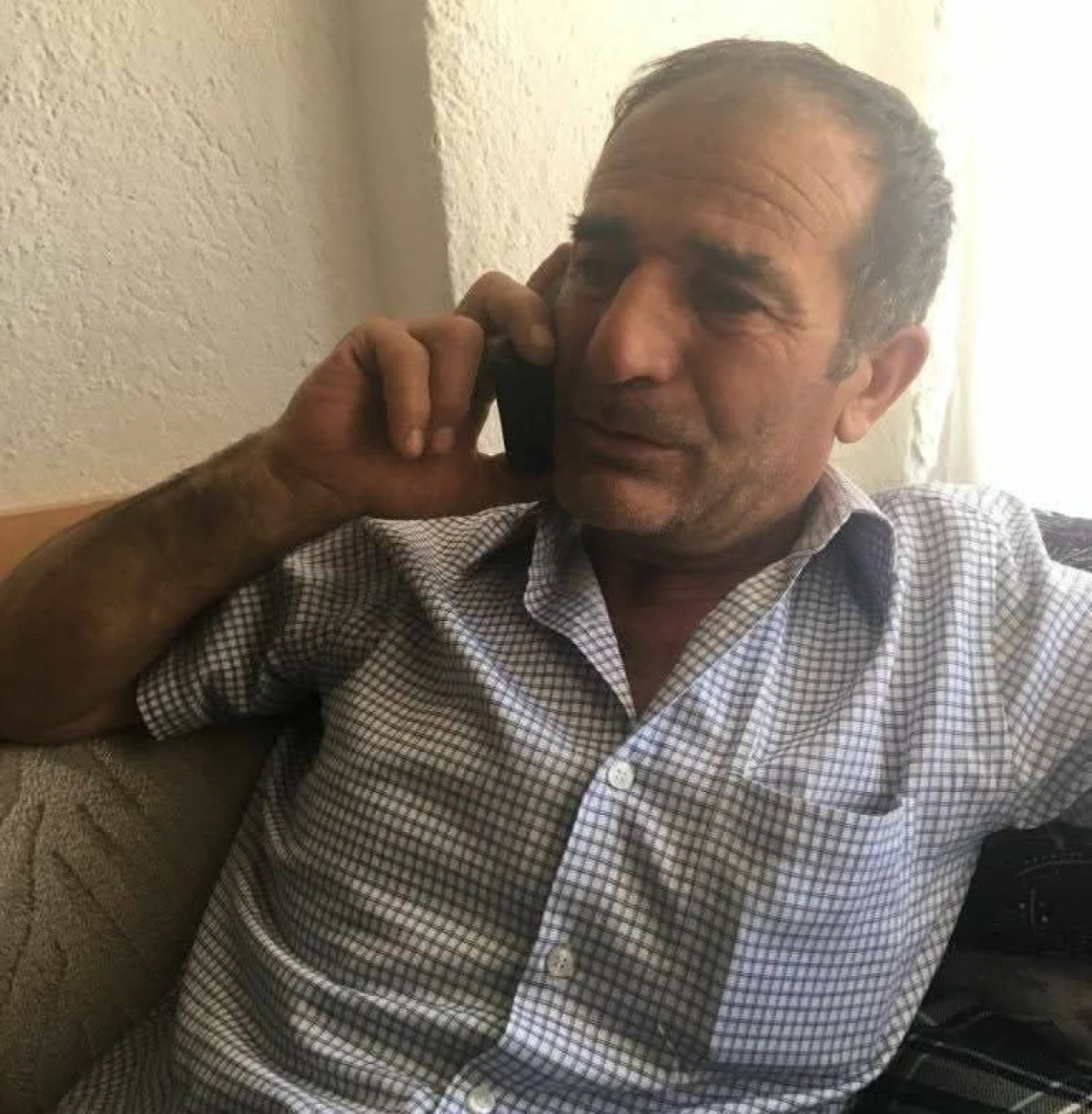 Trakt&ouml;rle holder arasına sıkışan kişi hayatını kaybetti