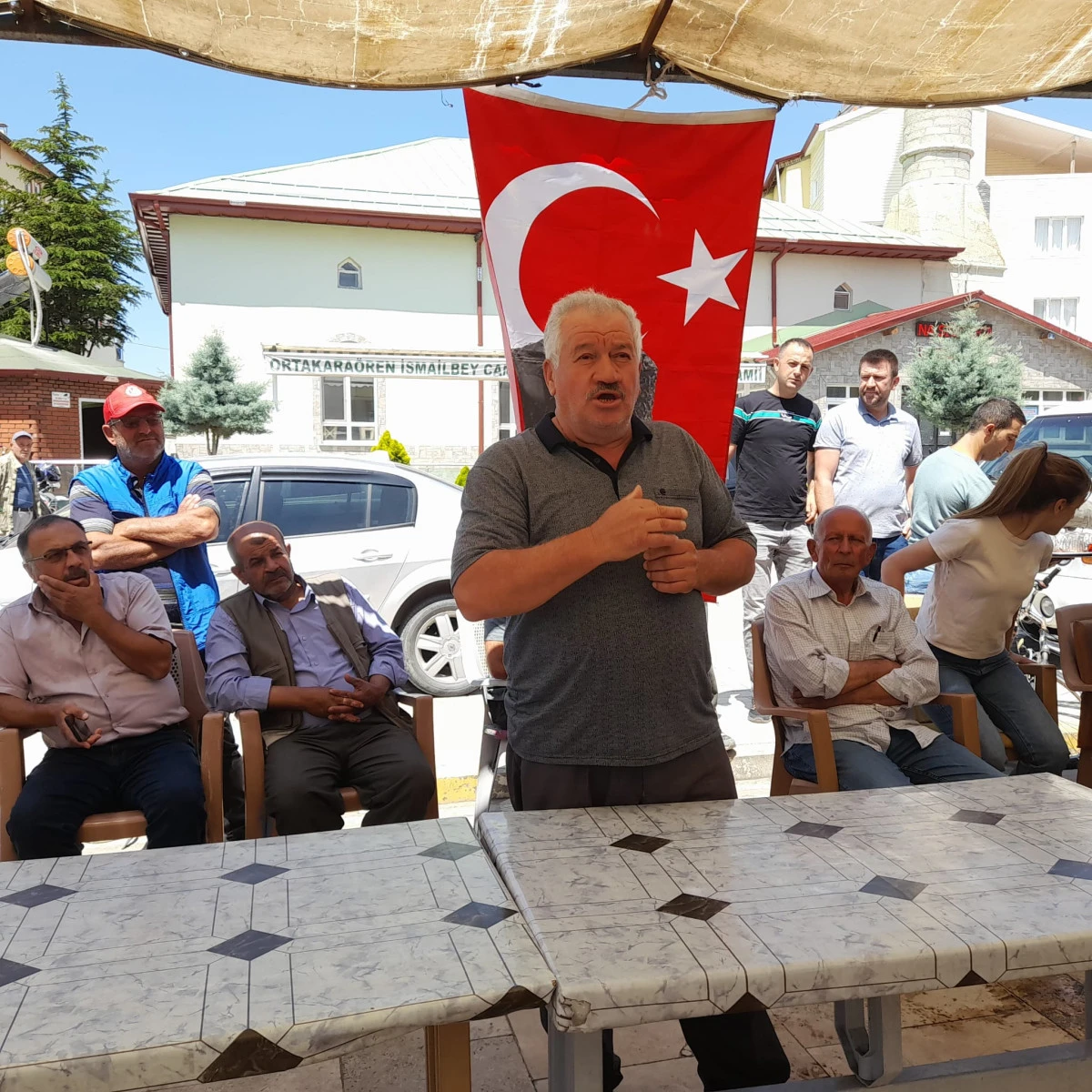 Üçkaraören çiftçisi ekili tarlalarını sulamak için su bulamayınca harekete geçti. 