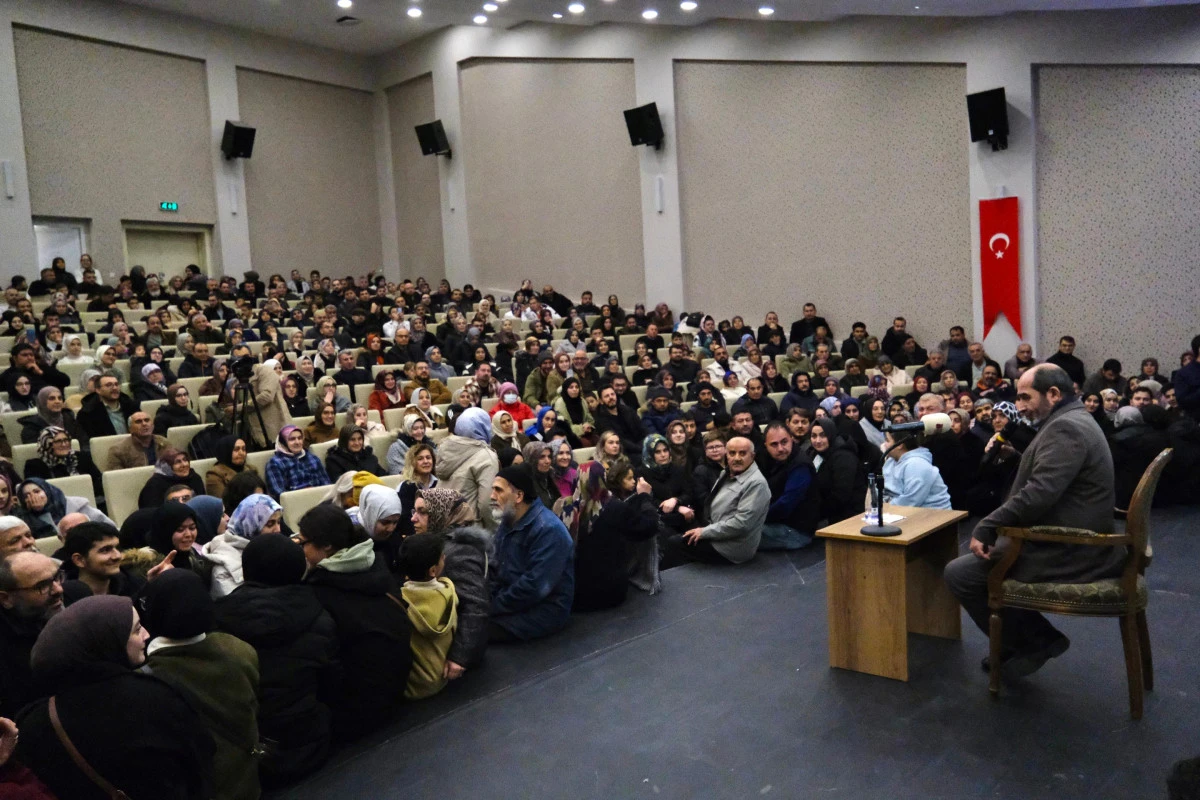 YAZAR &Ouml;MER DEMİRBAĞ SEYDİŞEHİR&rsquo;DE DİNLEYİCİLERİ İLE BULUŞTU