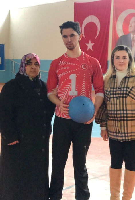 KAYMAKAM, BELEDİYE BAŞKANI VE İLÇE SPOR MÜDÜRÜ ÖZEL SPORCUYA SAHİP ÇIKTI